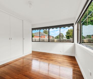 Freshly Painted Family Home in Frankston High School Zone - Photo 2