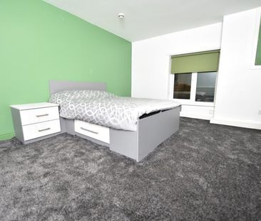 Kensington Terrace, Hyde Park - Photo 2