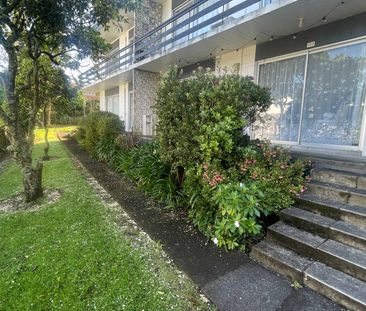 Easy-care & Great location! 2 Bed 1 Bath | Mt Wellington - Photo 1