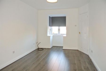 2 bedroom semi-detached house to rent - Photo 5