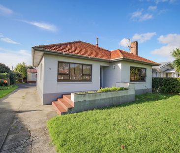 3 Bedroom Brick & Tile Home in Central Papatoetoe - Photo 1