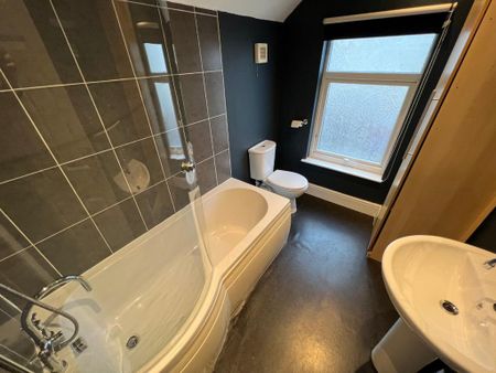 2 bedroom terraced house to rent - Photo 5