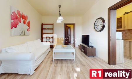 Vkusný, priestranný 2 izbový byt, 70 m2, kompletne zariadený, Piešťany-JUH - Fotografia 4