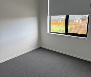 Perfect Location ** Apply for this property now ** - Photo 3