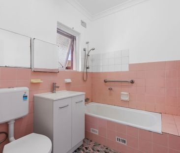 Conveniently Located - Photo 4