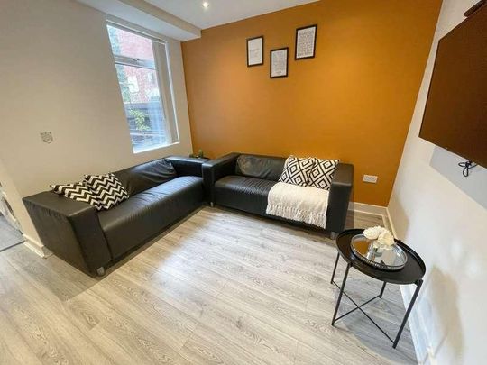 Romer Road, L6 - Photo 1