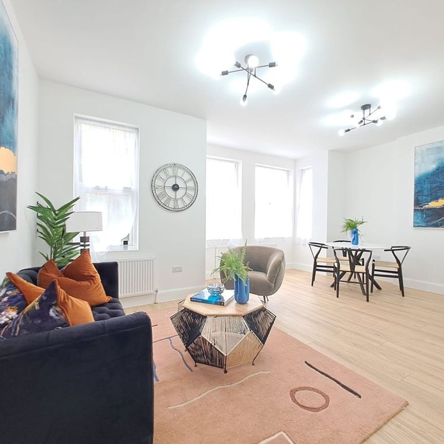 3 Bed Flat, Eagle Road, HA0 - Photo 1