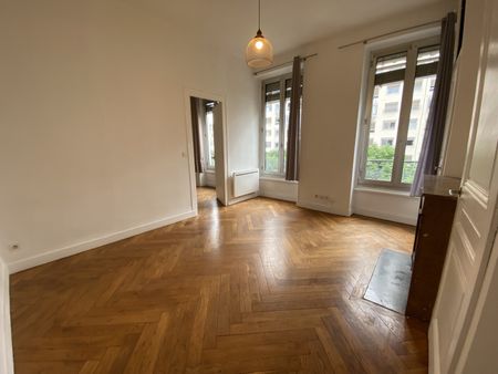 T2 - LYON 6 - Photo 3