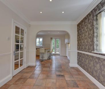 4 bedroom detached house to rent - Photo 4