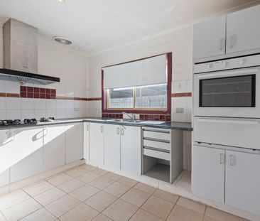Spacious and Versatile Brick Unit - Photo 5