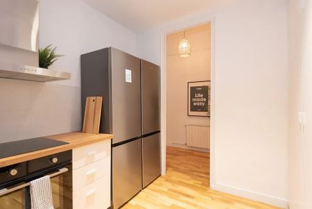 Carrer Gran de Gràcia, Barcelona, Catalonia 08012 - Photo 4