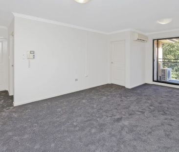BRIGHT MODERN LIVING IN PARRAMATTA FRINGE LOCATION - Photo 5