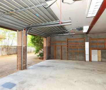 North-facing well maintained 3-bedroom townhouse - Photo 6