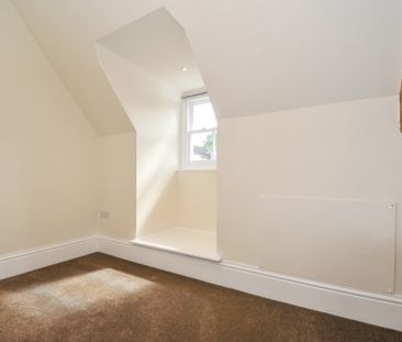 3 bedroom mews to rent - Photo 6