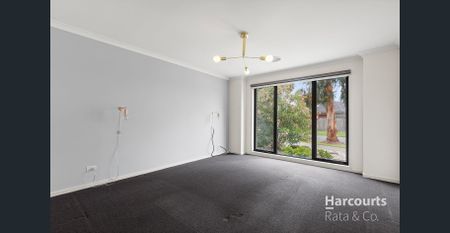 Spacious 4-Bedroom Home in South Morang - Photo 2
