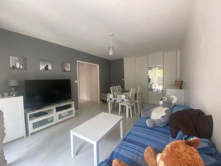 Location Appartement 3 pièces 65m² ST CHAMOND 42400 - Photo 4