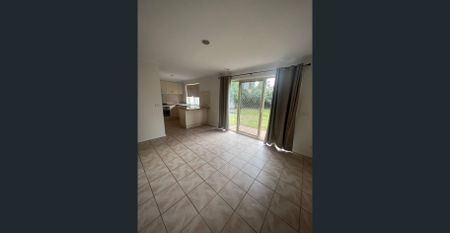 Three Bedroom Home Situated In Quiet Street - Photo 2