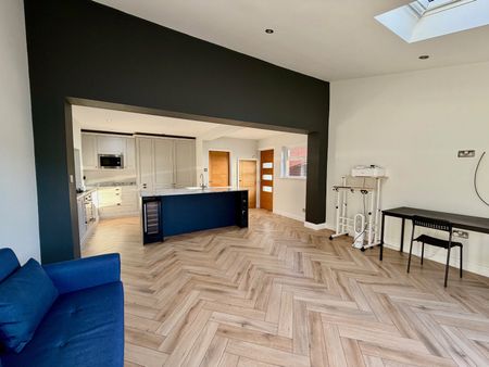 3 bedroom semi-detached house to rent - Photo 4