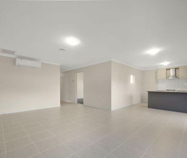 Modern 3 Bedroom Home in Tarneit - Photo 5