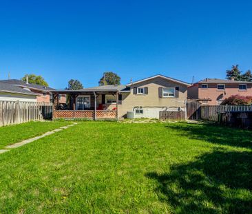 For Lease - 74 Bloomington Crescent, Toronto, Ontario - Photo 6