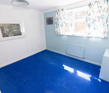 3 Bedroom Flat - Second Floor - Photo 4