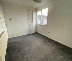 2 bedroom end of terrace house to rent - Photo 5