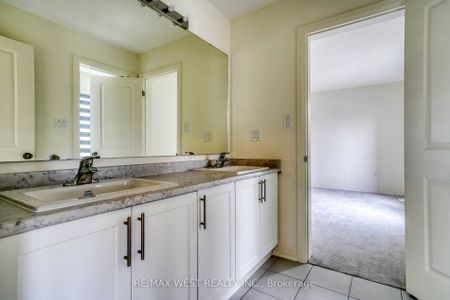 Detached Home For Lease | E8133670 - Photo 5