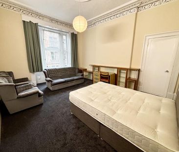 3 bedroom flat to rent - Photo 5
