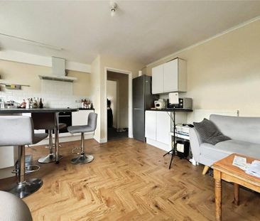 3 bedroom maisonette to rent - Photo 2