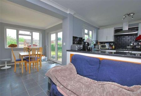 Applegarth Avenue, Guildford, Surrey, GU2 - Photo 5