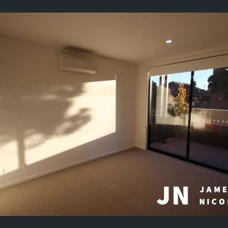 Stylish & Convenient Living in the Heart of Balaclava - Photo 3