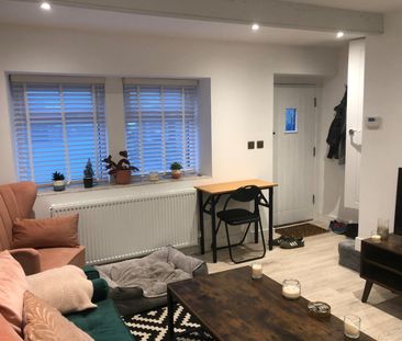 1 Bed End Terrace, Haleys Yard, LS13 - Photo 1