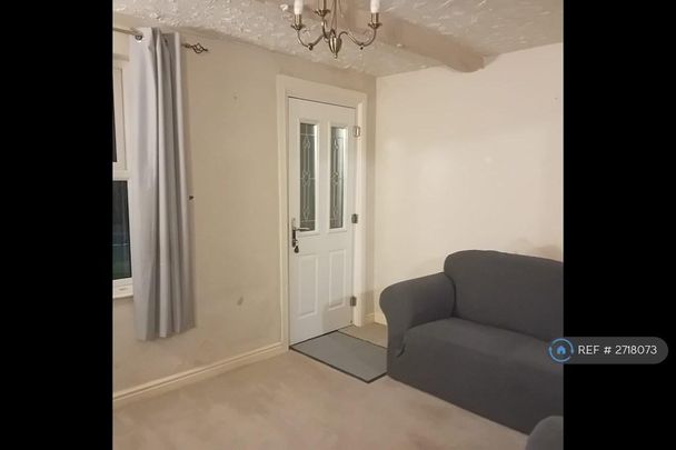 2 bedroom terraced house to rent - Photo 1