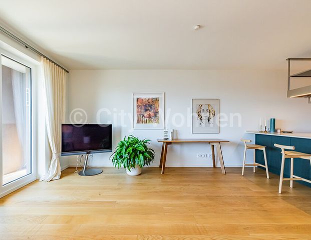 Großzügige Wohnung, modern möbliert, mit Loggia und Tiefgaragenstellplatz in Hamburg-Sternschanze - Foto 1