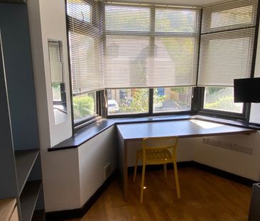 64 Newsome Road, Huddersfield, HD4 - Photo 1