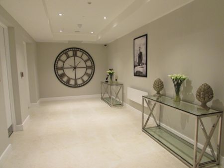 Clivemont Road, Maidenhead - Photo 2