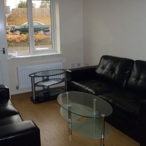 Scunthorpe, North Lincolnshire - £650 PCM - Photo 2