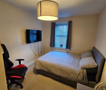 1 bedroom Flat To Let - Photo 3