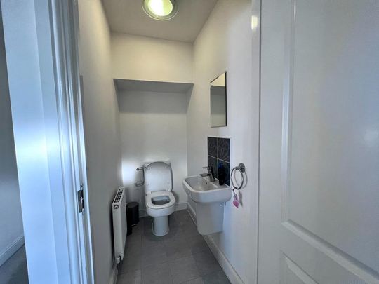 5 bedroom mews to rent - Photo 1