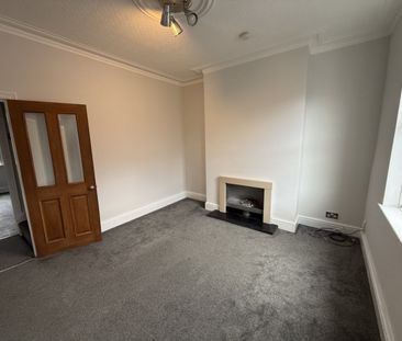 4 bed Terraced - To Let - Photo 2