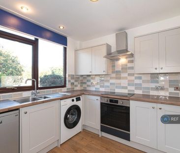 2 bedroom semi-detached house to rent - Photo 6