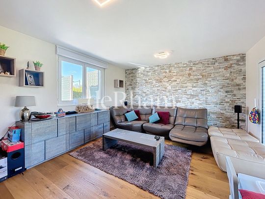 Magnifique villa d'env. 240m2 habitables avec piscine et jardin privatifs! - Photo 1