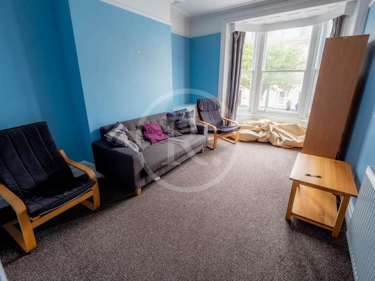 5 bedroom maisonette to rent - Photo 1