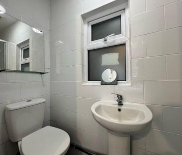 1 bedroom in a house share to rent - Photo 6