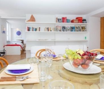 PIAZZA DEL POPOLO-VILLA: Modern, furnished 3 bedroom, 3 bath in pri... - Photo 2