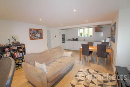 1 bedroom flat to rent - Photo 4
