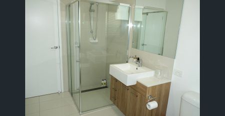 Modern 3 Bedroom Townhouse in Prime location! - Photo 4