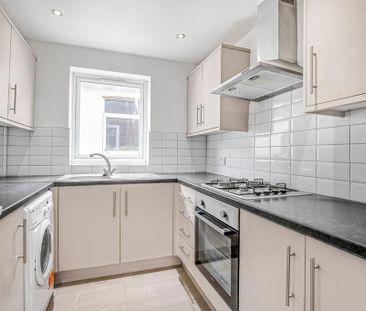 2 bedroom end of terrace house to rent - Photo 4