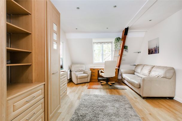 Collingham Gardens, Earls Court, SW5, London - Photo 1