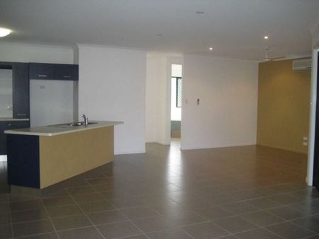 36 Seabrook Circuit, Bushland Beach - Photo 5